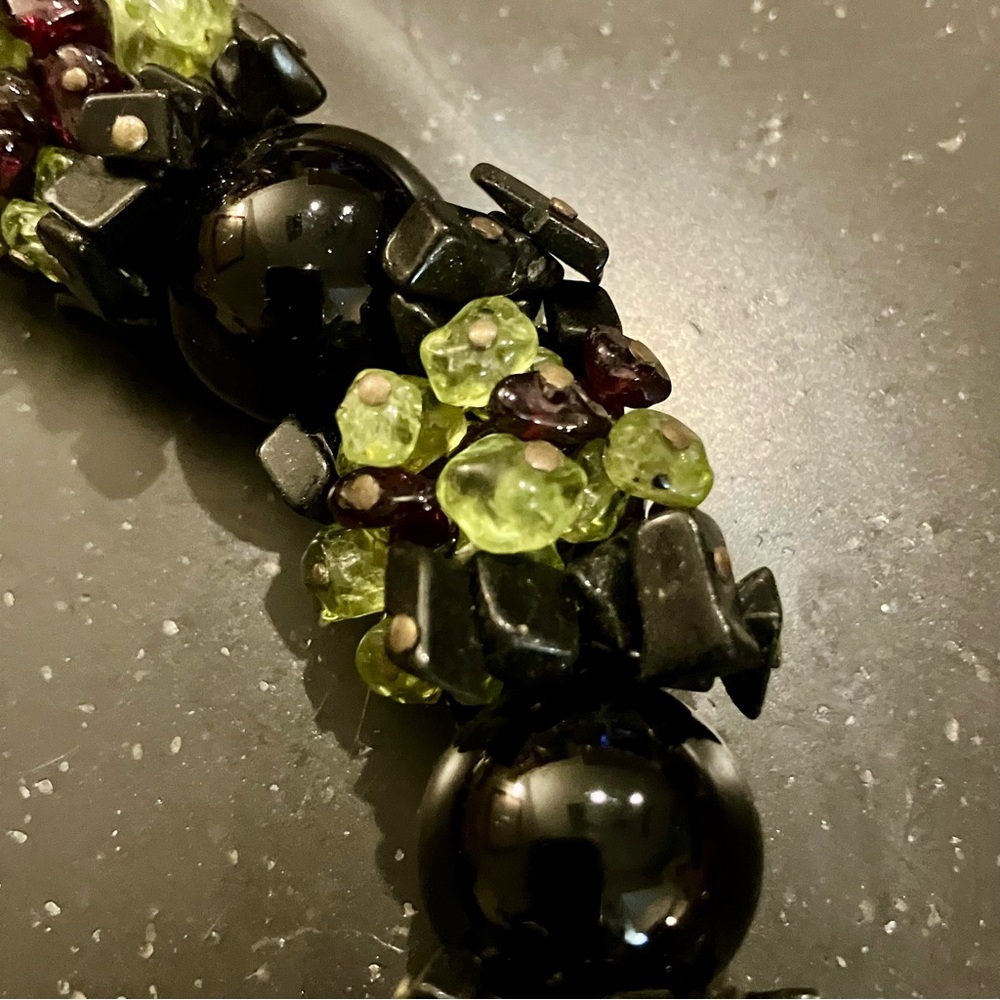9.4 Ounces of Peridot and Onyx Chunky Statement Necklace. One of a kind. EUC. - Picture 6 of 16